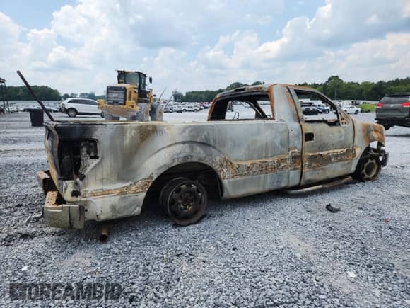 2014 Ford F-150 XL z VIN 1FTPF1CT8EKE92667, wystawiony jako Copart lot #63084125 z przebiegiem Nie podano mil oraz Nie do naprawy • Non repairable. Historia ofert i sprzedaży dostępna na DreamBid. Obrazek 3.