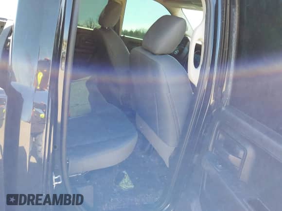 2019 Ram 1500 Express с VIN 1C6RR7FT6KS531421, выставлен на аукционе IAAI как лот 41762259 с пробегом 109 884 миль миль и . История ставок и продаж доступна на DreamBid. Изображение 8.