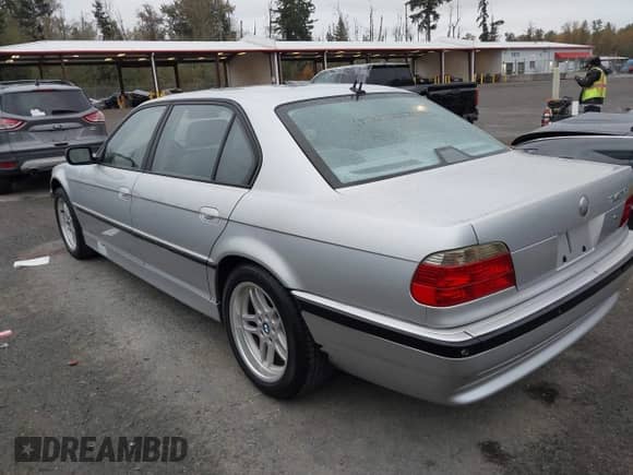 2001 BMW 7 Series 740iL with VIN WBAGH83421DP24736, listed as a IAAI auction lot 43540883 with 116,860 mi miles and . Bid and sale history available at DreamBid. Image 3.