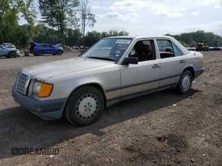 1987 Mercedes-Benz 300 E z VIN WDBEA30D5HA530184, wystawiony jako Copart lot #66464565 z przebiegiem 153 757 mil mil oraz Czysty tytuł • Clean title. Historia ofert i sprzedaży dostępna na DreamBid. Obrazek 1.