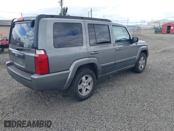 2007 Jeep Commander Sport with VIN 1J8HG48P27C589142, listed as a IAAI auction lot 42379721 with 162,397 mi miles and . Bid and sale history available at DreamBid. Image 4.