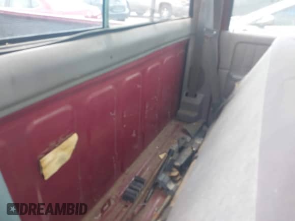 1996 Dodge Dakota with VIN 1B7FL26P3TS551971, listed as a IAAI auction lot 42441145 with 131,063 mi miles and . Bid and sale history available at DreamBid. Image 8.