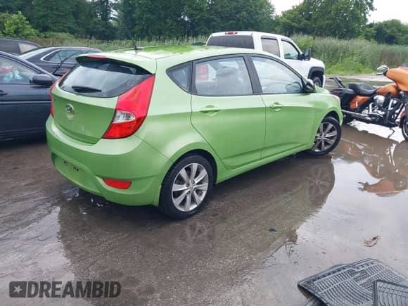 2013 Hyundai Accent SE с VIN KMHCU5AE1DU092402, выставлен на аукционе IAAI как лот 42884754 с пробегом 139 926 миль миль и . История ставок и продаж доступна на DreamBid. Изображение 4.