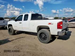 2011 Chevrolet Silverado 1500 LT z VIN 1GCRCSE02BZ345645, wystawiony jako Copart lot #82348175 z przebiegiem 260 613 mil mil oraz Szkoda całkowita • Salvage title. Historia ofert i sprzedaży dostępna na DreamBid. Obrazek 2.