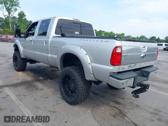 2015 Ford F-250 Lariat z VIN 1FT7W2BT3FEA37930, wystawiony jako IAAI lot #42492049 z przebiegiem 108 256 mil mil oraz . Historia ofert i sprzedaży dostępna na DreamBid. Obrazek 3.