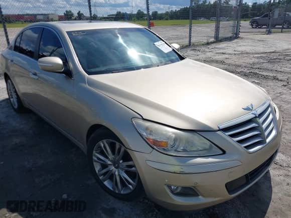 2011 Hyundai Genesis z VIN KMHGC4DF7BU113740, wystawiony jako IAAI lot #42998551 z przebiegiem 201 250 mil mil oraz . Historia ofert i sprzedaży dostępna na DreamBid. Obrazek 1.