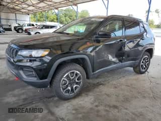 2025 Jeep Compass Trailhawk с VIN 3C4NJDDN9ST567913, выставлен на аукционе Copart как лот 70884665 с пробегом 3 622 миль миль и Списание • Salvage title. История ставок и продаж доступна на DreamBid. Изображение 1.
