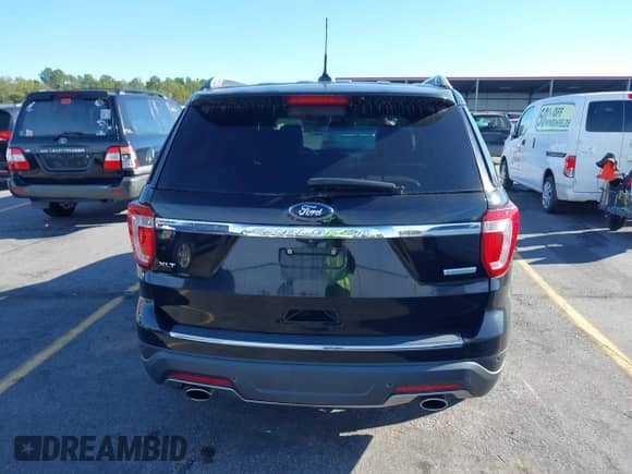 2018 Ford Explorer XLT z VIN 1FM5K7DH1JGA17581, wystawiony jako IAAI lot #43506653 z przebiegiem 159 525 mil mil oraz . Historia ofert i sprzedaży dostępna na DreamBid. Obrazek 16.