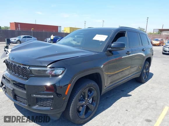 2025 Jeep Grand Cherokee Limited with VIN 1C4RJKBG1S8646906, listed as a IAAI auction lot 42466166 with 2,151 mi miles and . Bid and sale history available at DreamBid. Image 2.
