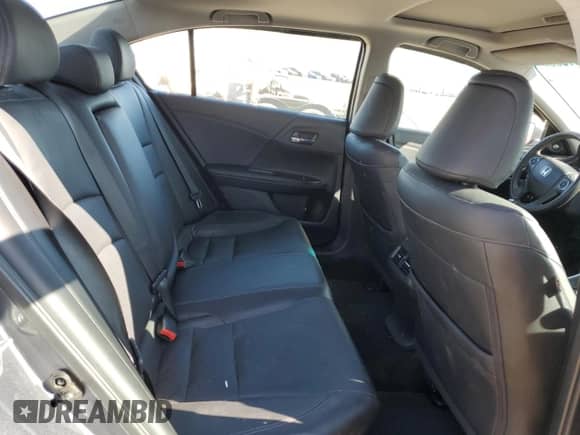 2015 Honda Accord Touring z VIN 1HGCR2F97FA808273, wystawiony jako Copart lot #84551035 z przebiegiem 111 392 mil mil oraz Czysty tytuł • Clean title. Historia ofert i sprzedaży dostępna na DreamBid. Obrazek 10.