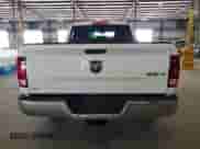 2022 Ram 1500 Tradesman z VIN 1C6RR7FG1NS188010, wystawiony jako Copart lot #67246015 z przebiegiem 39 584 mil mil oraz Szkoda całkowita • Salvage title. Historia ofert i sprzedaży dostępna na DreamBid. Obrazek 6.