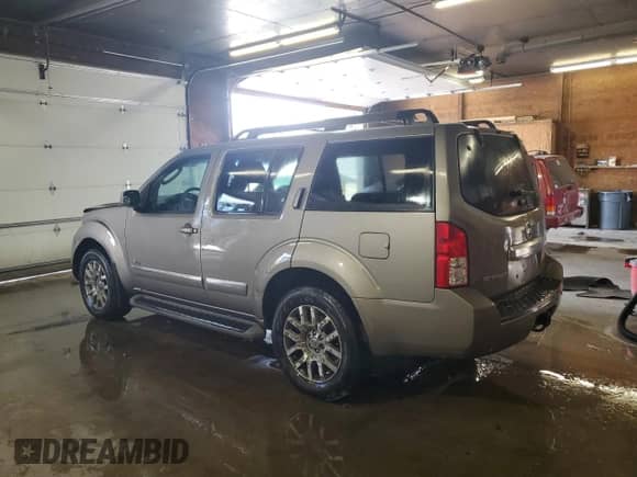 2008 Nissan Pathfinder SE z VIN 5N1BR18B58C628507, wystawiony jako Copart lot #68785575 z przebiegiem 222 964 mil mil oraz Szkoda całkowita • Salvage title. Historia ofert i sprzedaży dostępna na DreamBid. Obrazek 2.