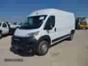 2025 Ram ProMaster Cargo Tradesman z VIN 3C6MRVHG6SE546311, wystawiony jako IAAI lot #42392193 z przebiegiem 1 568 mil mil oraz . Historia ofert i sprzedaży dostępna na DreamBid. Obrazek 2.