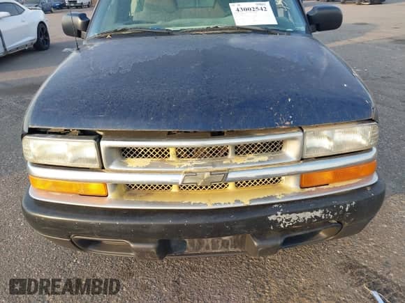 2001 Chevrolet S-10 z VIN 1GCCS145818229936, wystawiony jako IAAI lot #43002542 z przebiegiem Nie podano mil oraz . Historia ofert i sprzedaży dostępna na DreamBid. Obrazek 6.
