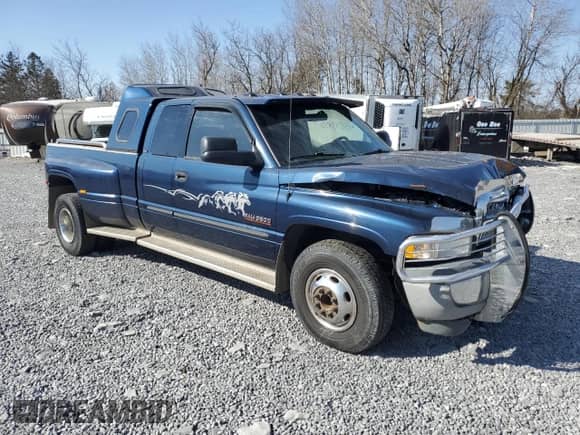 2001 Dodge 3500 с VIN 1B7MC33711J607877, выставлен на аукционе Copart как лот 48243855 с пробегом Не указан миль и Списание • Salvage title. История ставок и продаж доступна на DreamBid. Изображение 4.