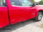 2018 Chevrolet Colorado 4WD LT z VIN 1GCHTCEN0J1137385, wystawiony jako IAAI lot #42415175 z przebiegiem 85 461 mil mil oraz . Historia ofert i sprzedaży dostępna na DreamBid. Obrazek 6.