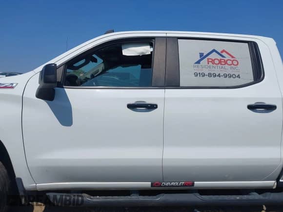 2022 Chevrolet Silverado 1500 LT Trail Boss z VIN 1GCPYFED7NZ146324, wystawiony jako IAAI lot #42416840 z przebiegiem 69 309 mil mil oraz . Historia ofert i sprzedaży dostępna na DreamBid. Obrazek 13.