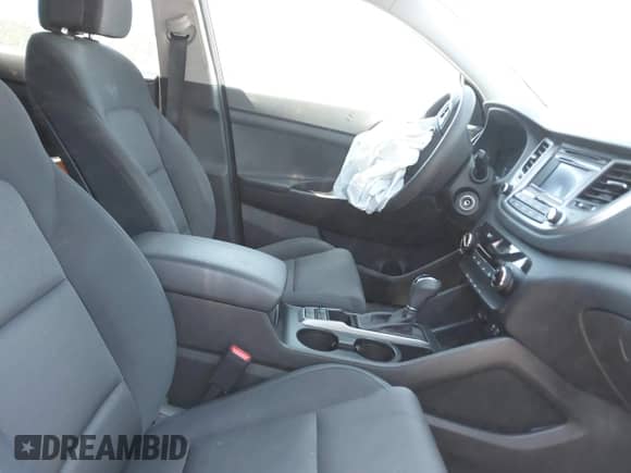 2017 Hyundai Tucson SE z VIN KM8J23A44HU527265, wystawiony jako IAAI lot #43170336 z przebiegiem 127 740 mil mil oraz . Historia ofert i sprzedaży dostępna na DreamBid. Obrazek 5.