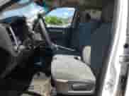 2016 Ram 1500 SLT z VIN 1C6RR6GG2GS163886, wystawiony jako Copart lot #61348325 z przebiegiem 18 397 mil mil oraz Czysty tytuł • Clean title. Historia ofert i sprzedaży dostępna na DreamBid. Obrazek 7.