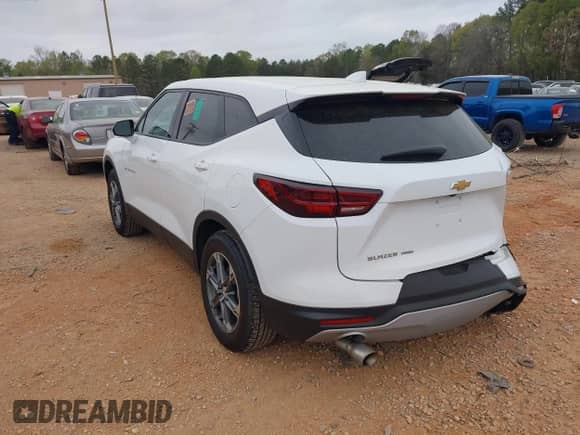 2023 Chevrolet Blazer LT z VIN 3GNKBHR45PS234006, wystawiony jako IAAI lot #41927800 z przebiegiem 57 610 mil mil oraz . Historia ofert i sprzedaży dostępna na DreamBid. Obrazek 3.