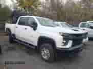 2023 Chevrolet Silverado 2500HD Work Truck z VIN 1GC1YLE73PF124954, wystawiony jako IAAI lot #43498957 z przebiegiem 100 752 mil mil oraz . Historia ofert i sprzedaży dostępna na DreamBid. Obrazek 1.