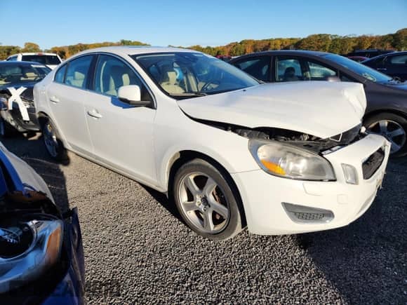 2013 Volvo S60 T5 с VIN YV1612FH7D2205996, выставлен на аукционе Copart как лот 90249145 с пробегом 142 429 миль миль и На запчасти • Non repairable. История ставок и продаж доступна на DreamBid. Изображение 4.