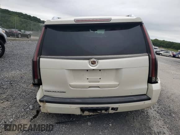 2015 Cadillac Escalade ESV Luxury с VIN 1GYS4HKJ2FR274106, выставлен на аукционе Copart как лот 66083875 с пробегом 194 592 миль миль и Списание • Salvage title. История ставок и продаж доступна на DreamBid. Изображение 6.