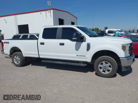 2018 Ford F-250 XL z VIN 1FT7W2BT9JEB32128, wystawiony jako IAAI lot #42921591 z przebiegiem 203 507 mil mil oraz . Historia ofert i sprzedaży dostępna na DreamBid. Obrazek 13.