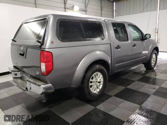 2018 Nissan Frontier SV z VIN 1N6AD0ER6JN744476, wystawiony jako Copart lot #83822465 z przebiegiem 111 830 mil mil oraz Czysty tytuł • Clean title. Historia ofert i sprzedaży dostępna na DreamBid. Obrazek 3.