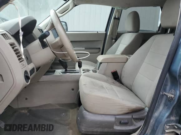 2011 Ford Escape XLT с VIN 1FMCU9DG9BKB77131, выставлен на аукционе Copart как лот 81254345 с пробегом 114 438 миль миль и Списание • Salvage title. История ставок и продаж доступна на DreamBid. Изображение 7.