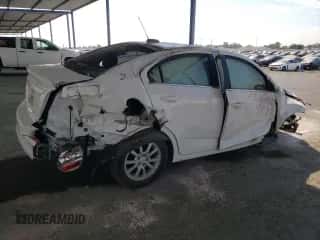 2020 Chevrolet Sonic LT z VIN 1G1JD5SB0L4105471, wystawiony jako Copart lot #71130445 z przebiegiem Nie podano mil oraz Szkoda całkowita • Salvage title. Historia ofert i sprzedaży dostępna na DreamBid. Obrazek 3.