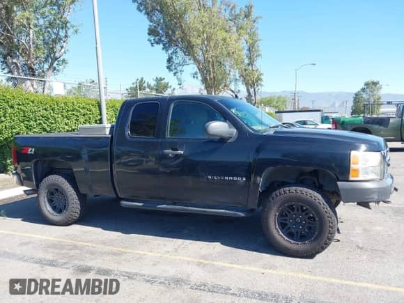 2007 Chevrolet Silverado 1500 1LT с VIN 1GCEK19C57Z517013, выставлен на аукционе IAAI как лот 42222836 с пробегом 169 613 миль миль и . История ставок и продаж доступна на DreamBid. Изображение 13.