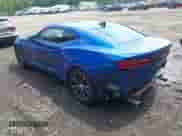 2018 Chevrolet Camaro 1LS z VIN 1G1FA1RX6J0133403, wystawiony jako IAAI lot #42991863 z przebiegiem 63 565 mil mil oraz . Historia ofert i sprzedaży dostępna na DreamBid. Obrazek 3.