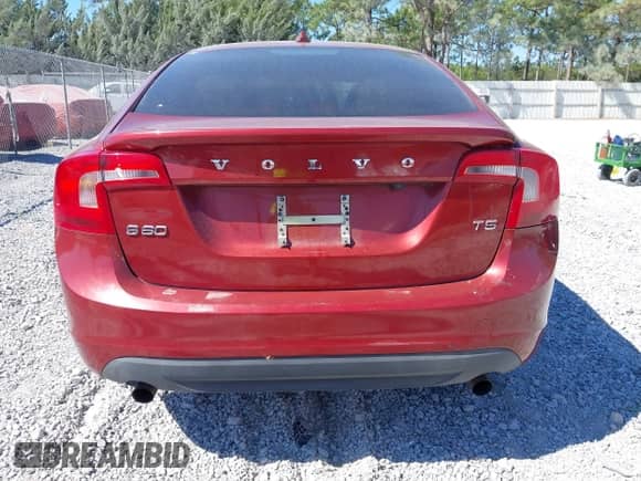 2012 Volvo S60 T5 с VIN YV1622FS2C2046389, выставлен на аукционе IAAI как лот 43458299 с пробегом 128 633 миль миль и . История ставок и продаж доступна на DreamBid. Изображение 6.