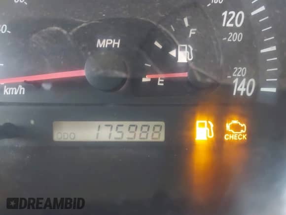 2003 Toyota Camry LE z VIN 4T1BF30K83U057159, wystawiony jako IAAI lot #43424201 z przebiegiem 175 988 mil mil oraz . Historia ofert i sprzedaży dostępna na DreamBid. Obrazek 7.