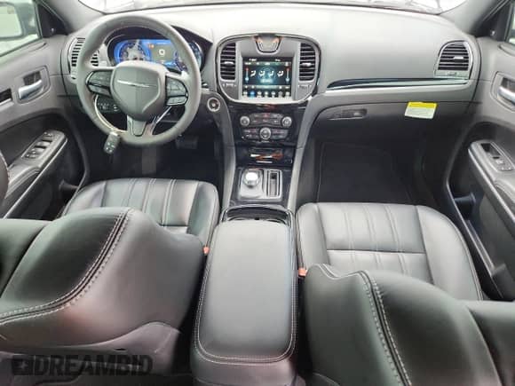 2023 Chrysler 300 S с VIN 2C3CCABG7PH648739, выставлен на аукционе Copart как лот 67993985 с пробегом 11 646 миль миль и Списание • Salvage title. История ставок и продаж доступна на DreamBid. Изображение 8.