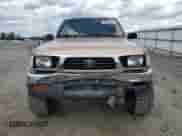 1997 Toyota Tacoma z VIN 4TAWM72N1VZ279828, wystawiony jako Copart lot #58385785 z przebiegiem 347 448 mil mil oraz Szkoda całkowita • Salvage title. Historia ofert i sprzedaży dostępna na DreamBid. Obrazek 5.