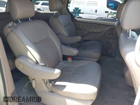 2005 Toyota Sienna XLE z VIN 5TDZA22C85S359348, wystawiony jako IAAI lot #42640899 z przebiegiem 185 773 mil mil oraz . Historia ofert i sprzedaży dostępna na DreamBid. Obrazek 8.