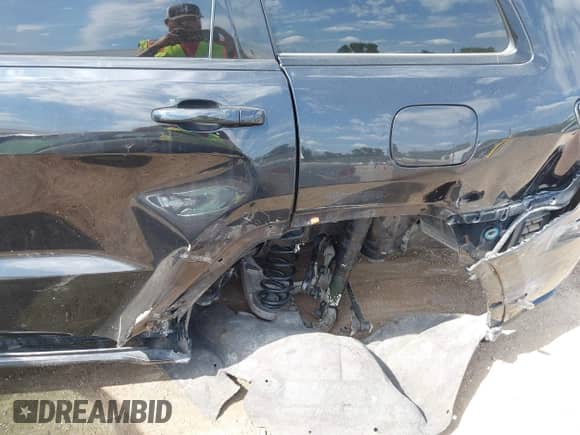 2017 Jeep Grand Cherokee Altitude with VIN 1C4RJFAG3HC889518, listed as a IAAI auction lot 42658201 with 112,264 mi miles and . Bid and sale history available at DreamBid. Image 6.