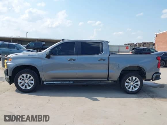 2020 Chevrolet Silverado 1500 Custom z VIN 3GCPWBEF2LG302881, wystawiony jako IAAI lot #43100349 z przebiegiem 89 376 mil mil oraz . Historia ofert i sprzedaży dostępna na DreamBid. Obrazek 14.
