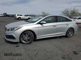 2015 Hyundai Sonata Sport с VIN 5NPE34AB6FH052801, выставлен на аукционе Copart как лот 53375005 с пробегом Не указан миль и Списание • Salvage title. История ставок и продаж доступна на DreamBid. Изображение 1.