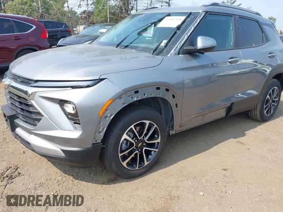 2025 Chevrolet TrailBlazer LT с VIN KL79MRSL8SB088050, выставлен на аукционе IAAI как лот 42907891 с пробегом 2 234 миль миль и . История ставок и продаж доступна на DreamBid. Изображение 6.