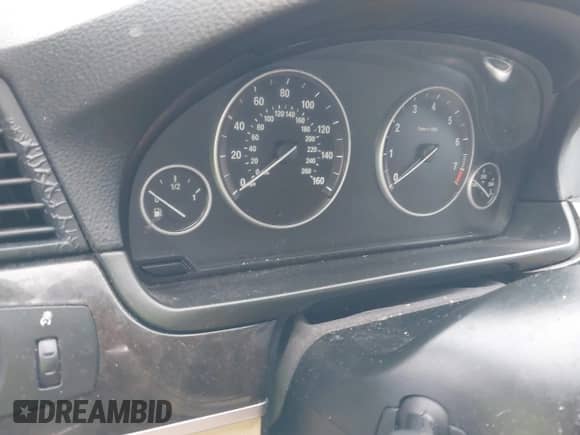 2012 BMW 5 Series 528i xDrive с VIN WBAXH5C57CDW03243, выставлен на аукционе IAAI как лот 42263988 с пробегом Не указан миль и . История ставок и продаж доступна на DreamBid. Изображение 7.