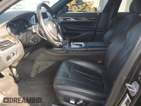 2019 BMW 7 Series 740i xDrive z VIN WBA7E4C50KGV28708, wystawiony jako Copart lot #68083195 z przebiegiem 130 925 mil mil oraz Czysty tytuł • Clean title. Historia ofert i sprzedaży dostępna na DreamBid. Obrazek 7.