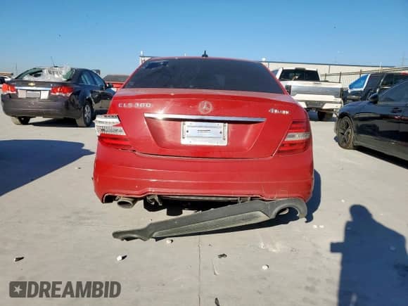 2014 Mercedes-Benz C 300 Sport with VIN WDDGF8AB7ER313762, listed as a Copart auction lot 86095955 with 166,483 mi miles and Salvage title. Bid and sale history available at DreamBid. Image 6.