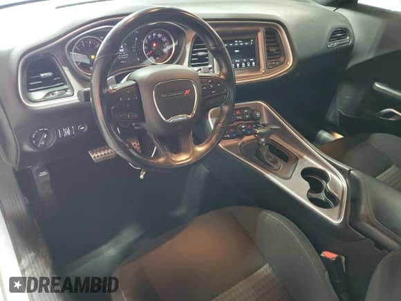 2021 Dodge Challenger R/T с VIN 2C3CDZBT1MH593872, выставлен на аукционе Copart как лот 67256975 с пробегом 99 482 миль миль и На запчасти • Non repairable. История ставок и продаж доступна на DreamBid. Изображение 8.