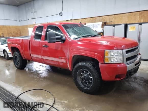 2007 Chevrolet Silverado 1500 with VIN 2GCFK19Y671703720, listed as a Copart auction lot 84562745 with 220,005 mi miles and Clean title. Bid and sale history available at DreamBid. Image 4.