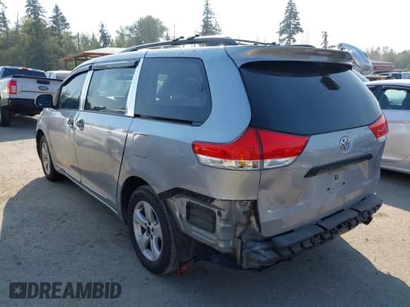 2012 Toyota Sienna с VIN 5TDKA3DC5CS012304, выставлен на аукционе IAAI как лот 43139457 с пробегом 179 657 миль миль и . История ставок и продаж доступна на DreamBid. Изображение 3.