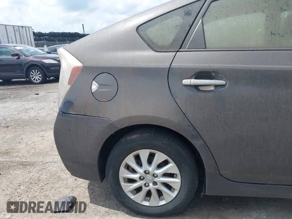 2013 Toyota Prius with VIN JTDKN3DP2D3048347, listed as a IAAI auction lot 42728510 with 146,996 mi miles and . Bid and sale history available at DreamBid. Image 17.
