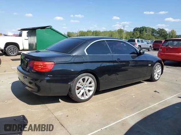2011 BMW 3 Series 328i z VIN WBADW7C51BE726386, wystawiony jako Copart lot #80706055 z przebiegiem 82 562 mil mil oraz Czysty tytuł • Clean title. Historia ofert i sprzedaży dostępna na DreamBid. Obrazek 3.